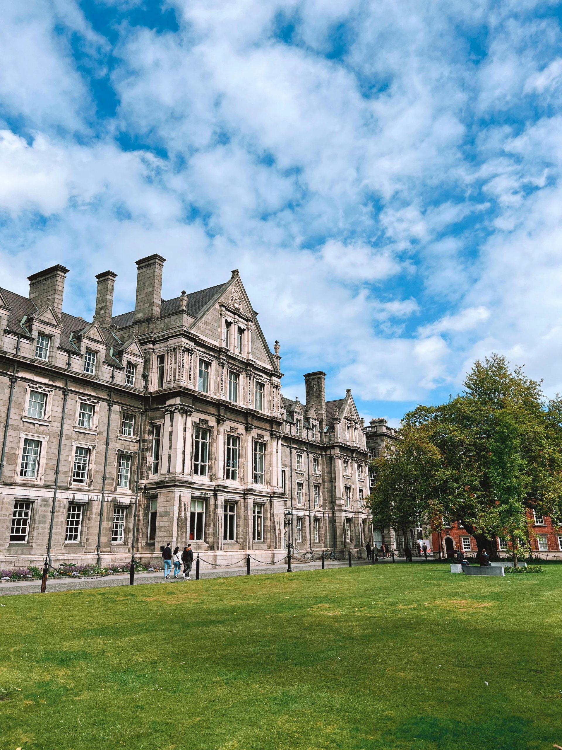 Travel Guide Dublin Trinity College Dublin campus